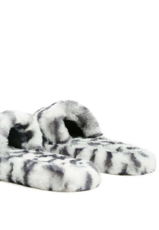 SNUGGLE-IN INDOOR FUR FLATS - Oh So Boujie